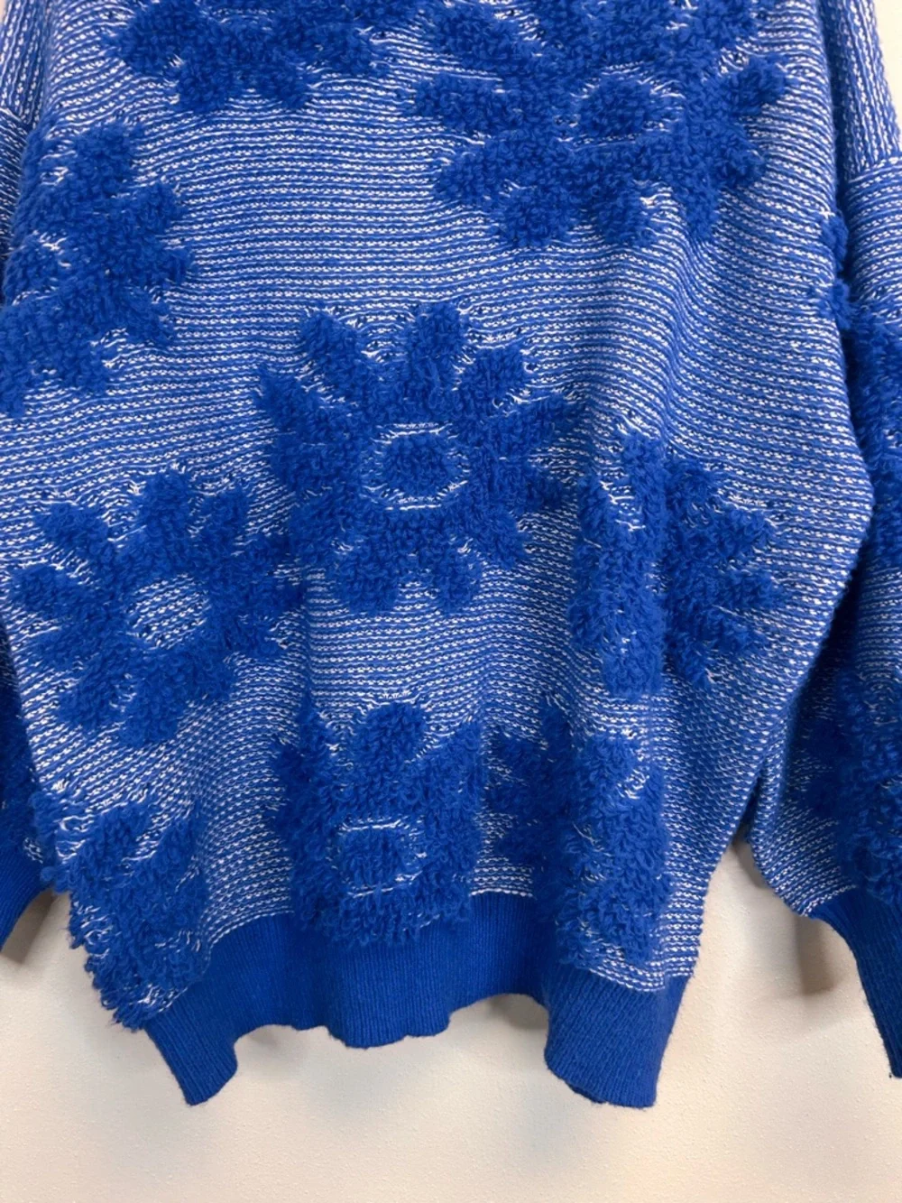 Blue Floral Oversized Textured Knit Sweater Size L Quirky Dopamine Colorful Fun - Picture 3 of 10